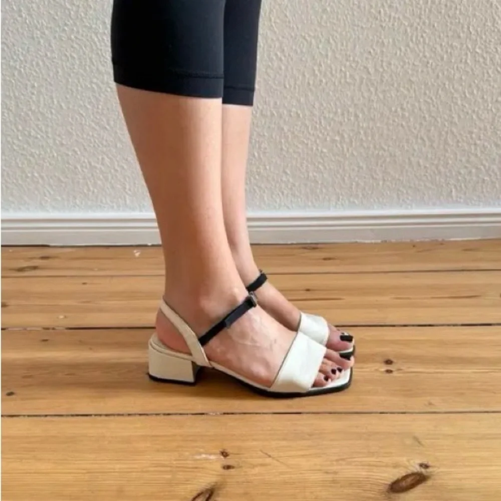 NWOT PALOMA WOOL Margaret Block Heel Sandal in Black size 39 - Picture 2 of 7